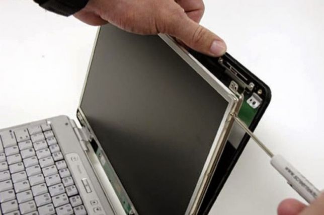Zdjęcie usługi Wymiana matrycy laptopa